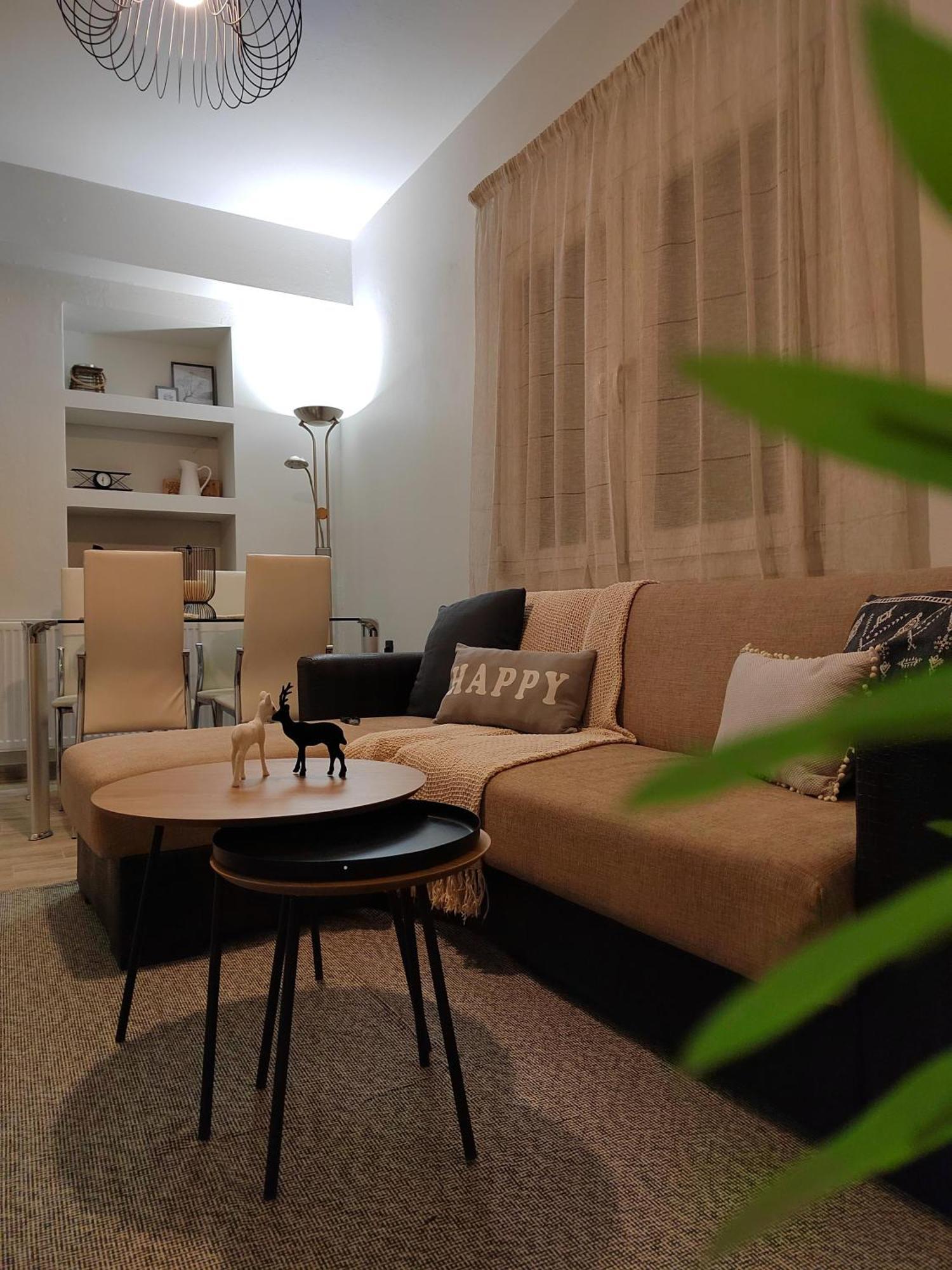 דירות וולוס Cosy House With Garden מראה חיצוני תמונה